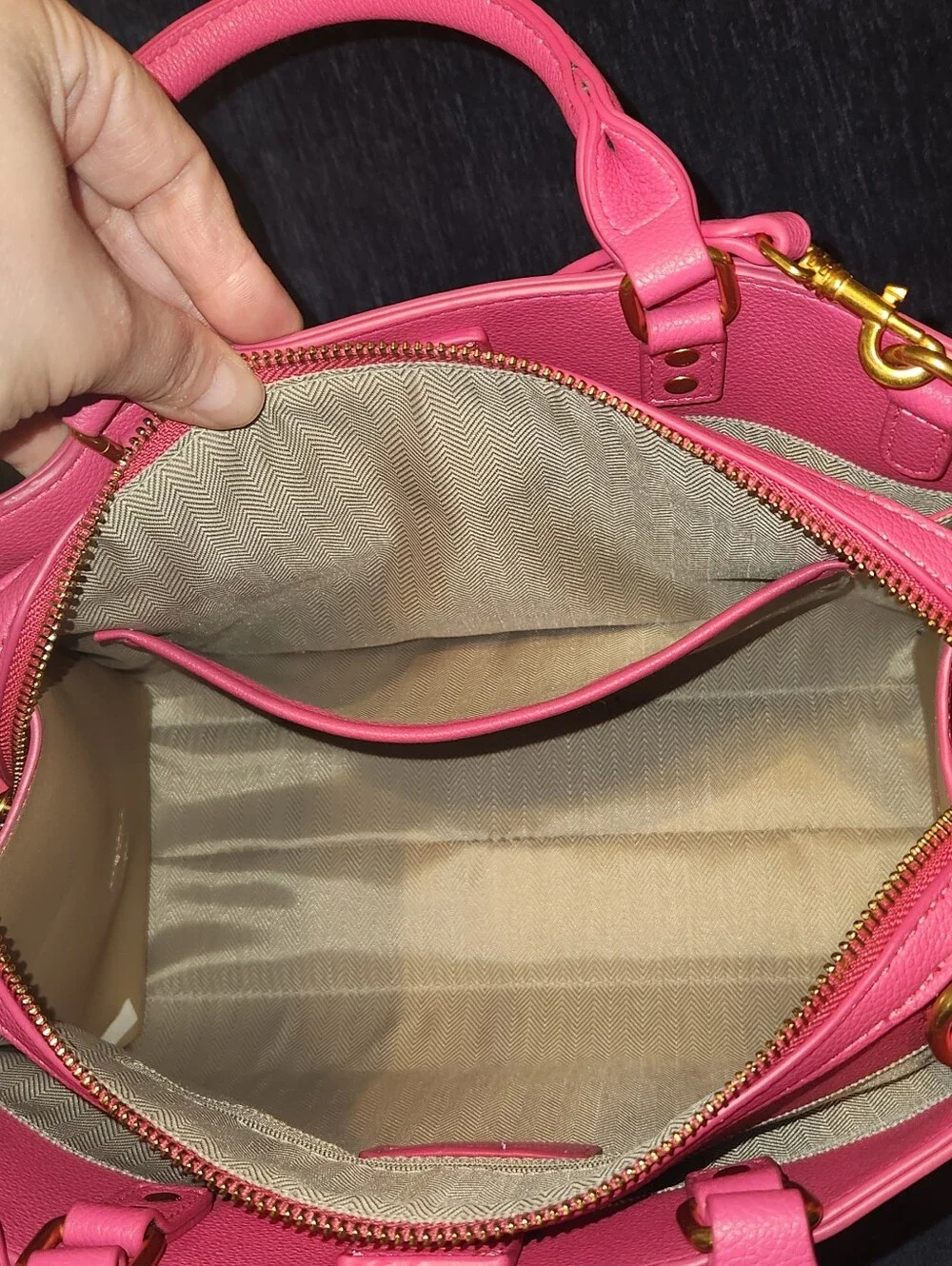 Pink Structured Tote Handbag - Classic Everyday Carry